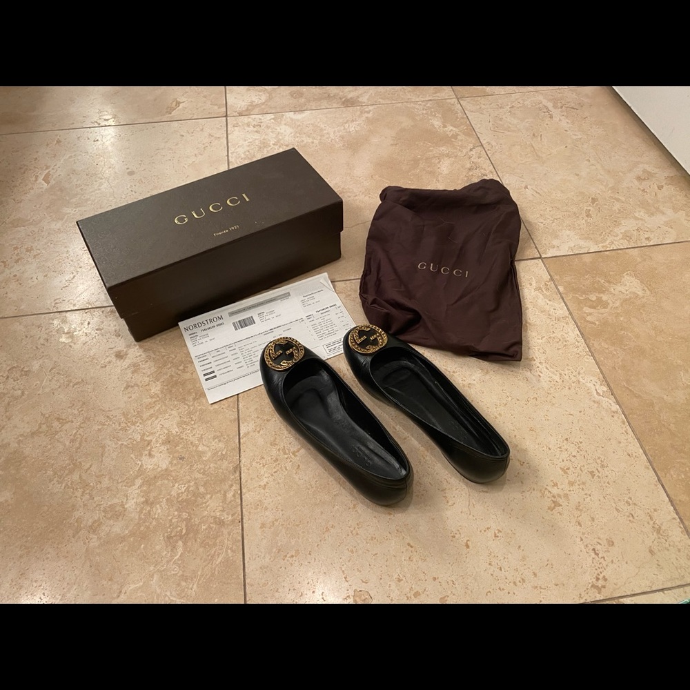 Gucci Flats size 8 only worn a few times
